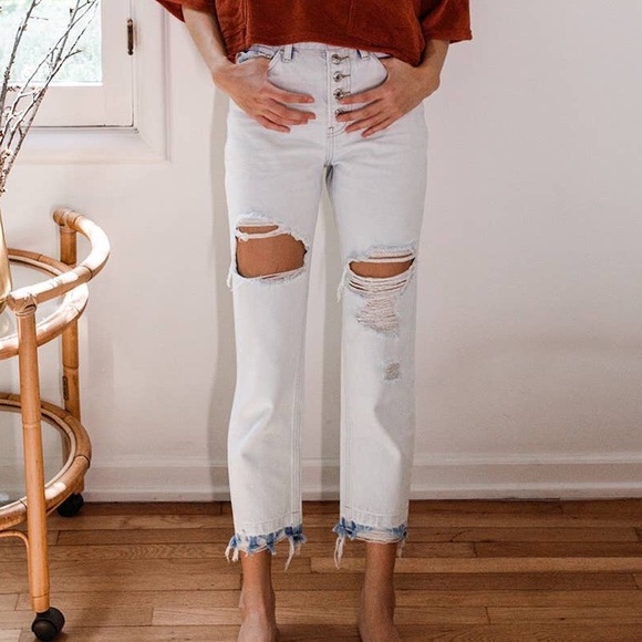 🔥HOST PICK🔥 CLEARANCE Grace Distressed Button-Up Mom Jeans - Picture 3 of 14